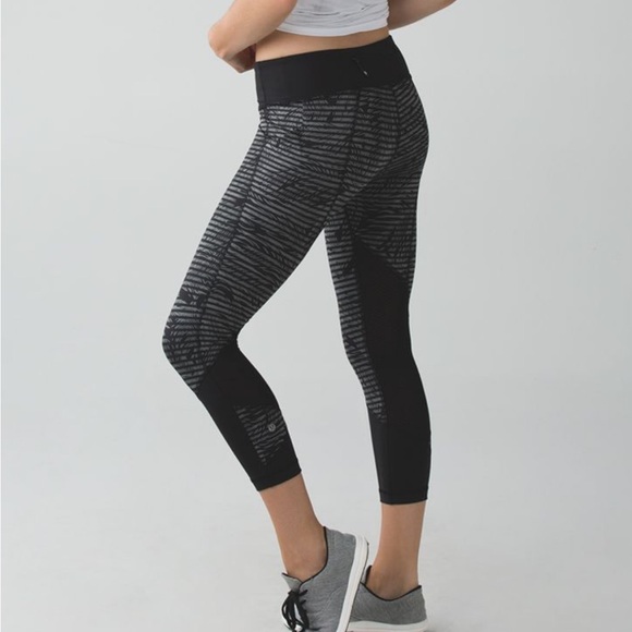 lululemon athletica Pants - Lululemon Pace Rival Crop *Full-On Luxtreme Stripe Play Slate Black / Black